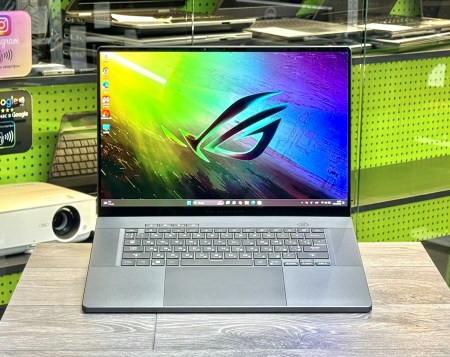 Asus Rog Zephyrus G16 GU605M 1